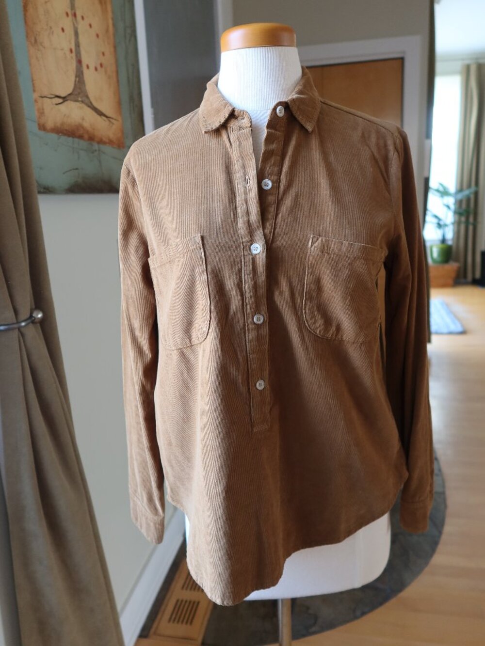 Velvet by Graham & Spencer corduroy top brown/dark tan 2 chest pockets size XS